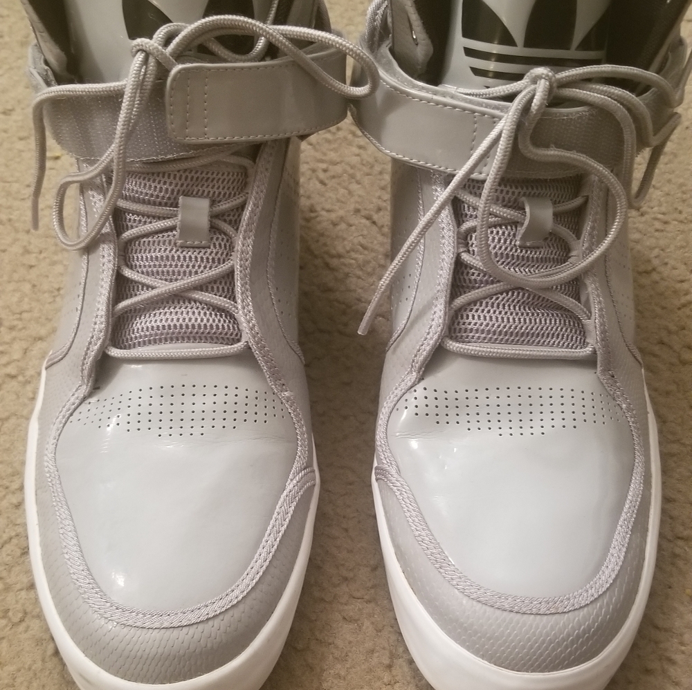 Adidas AR 2.0 high tops men sz 13
